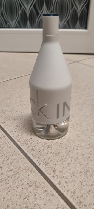 Sprzedam puste opakowania po perfumach