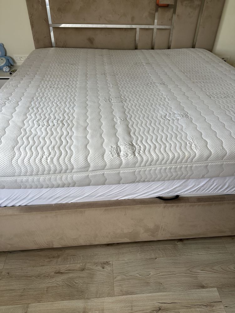 Materac 200 x 200 używany Agata Meble twardość: średni