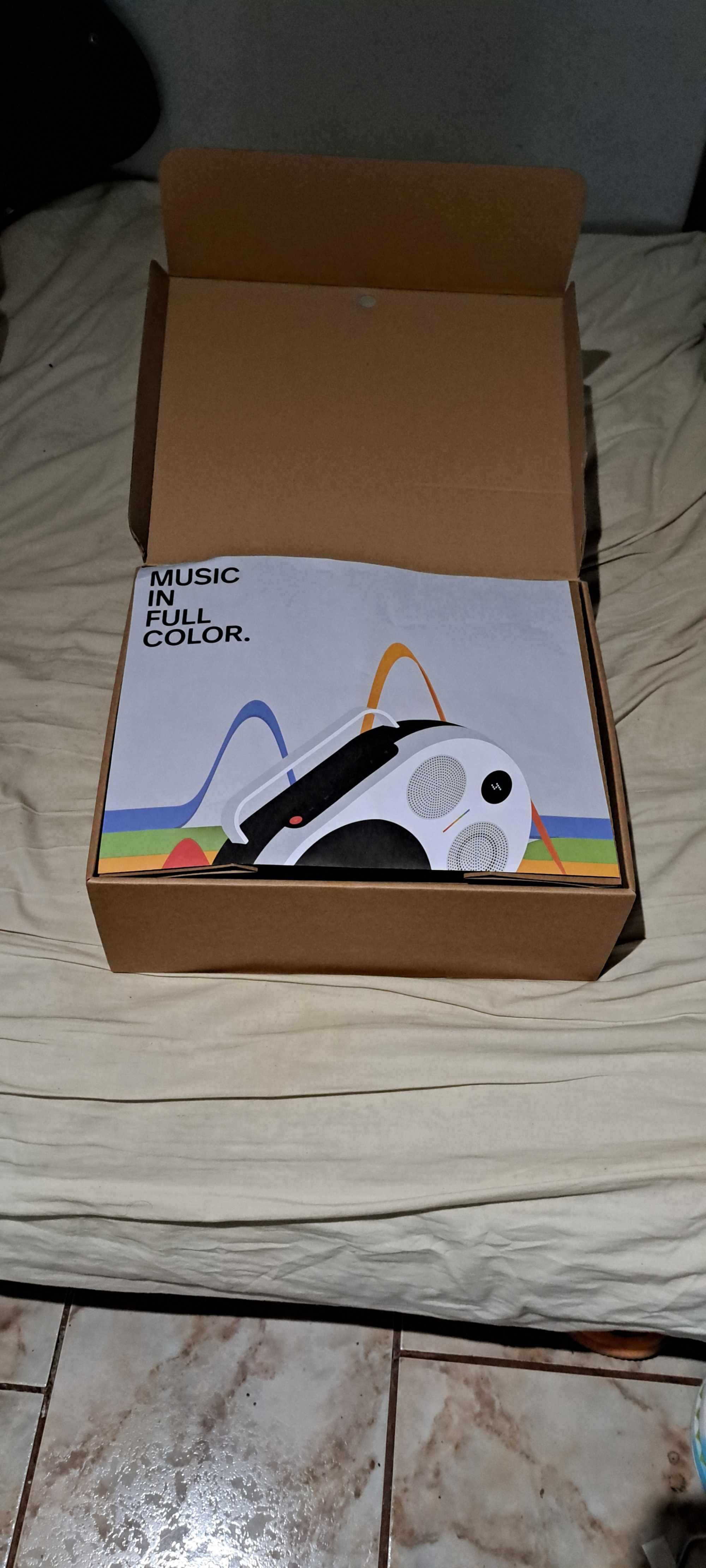 Piękny Retro, Nowy, na Gwarancji Głośnik Bluetooth/AUX Polaroid P4.