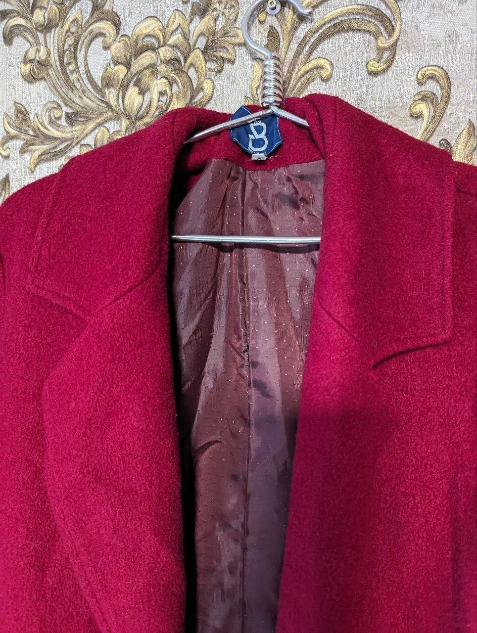 Пальто демісезонне осіннє червоне на гуздиках жіноче