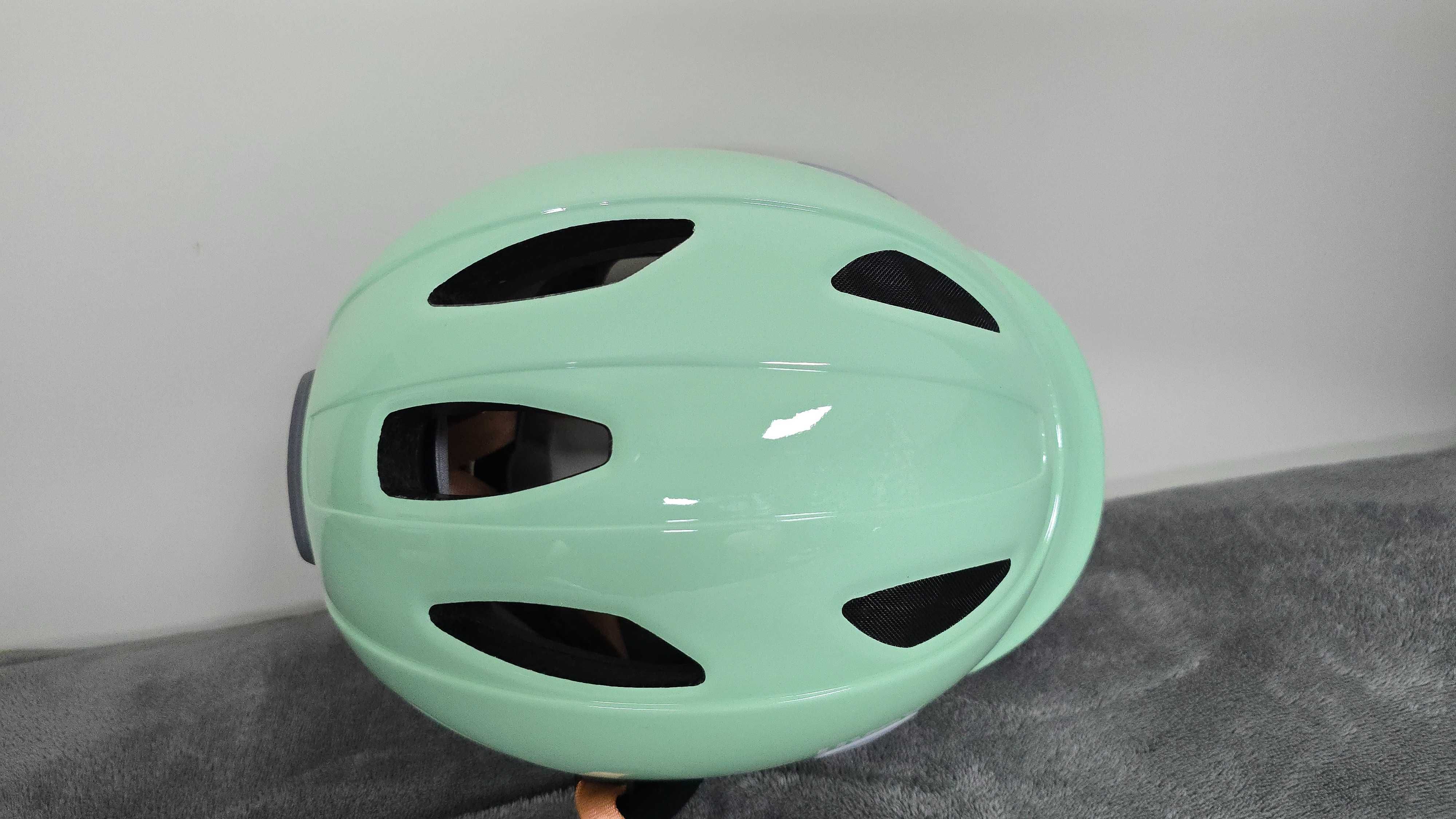 Kask rowerowy dziecięcy UVEX OYO rozm 50-54cm  ma małą skazę