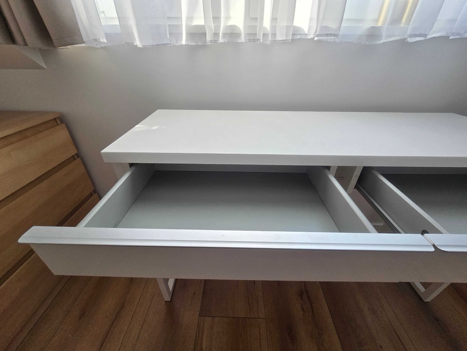 Biurko/Toaletka IKEA BESTÅ BURS, biały połysk, 120x40x74,5 cm