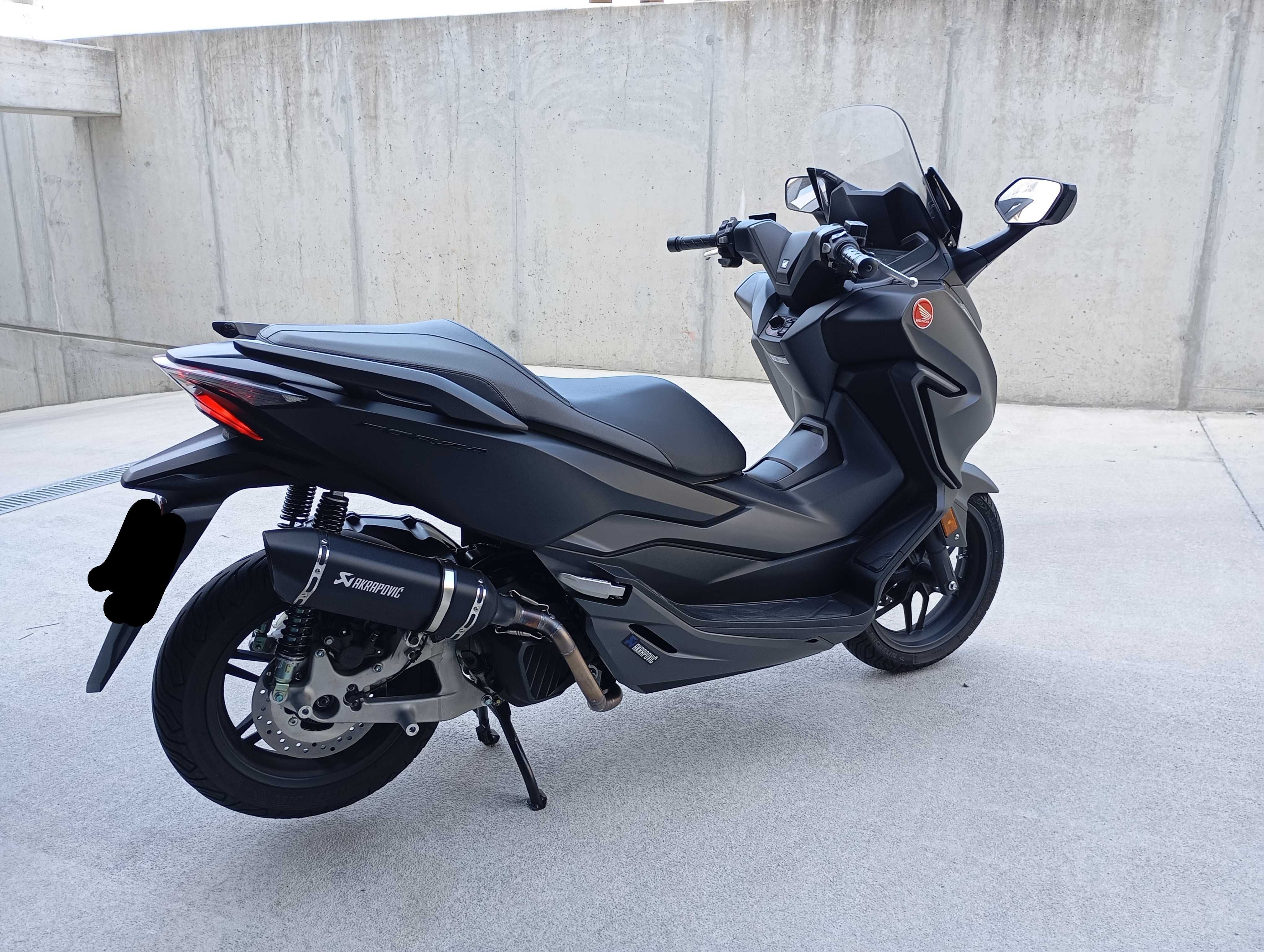 Honda Forza 125 cinza mate
