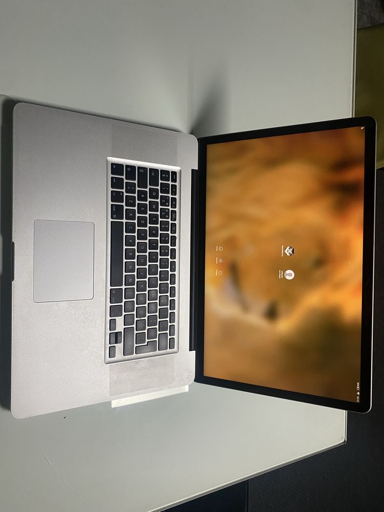 Portatil Macbook Pro 17