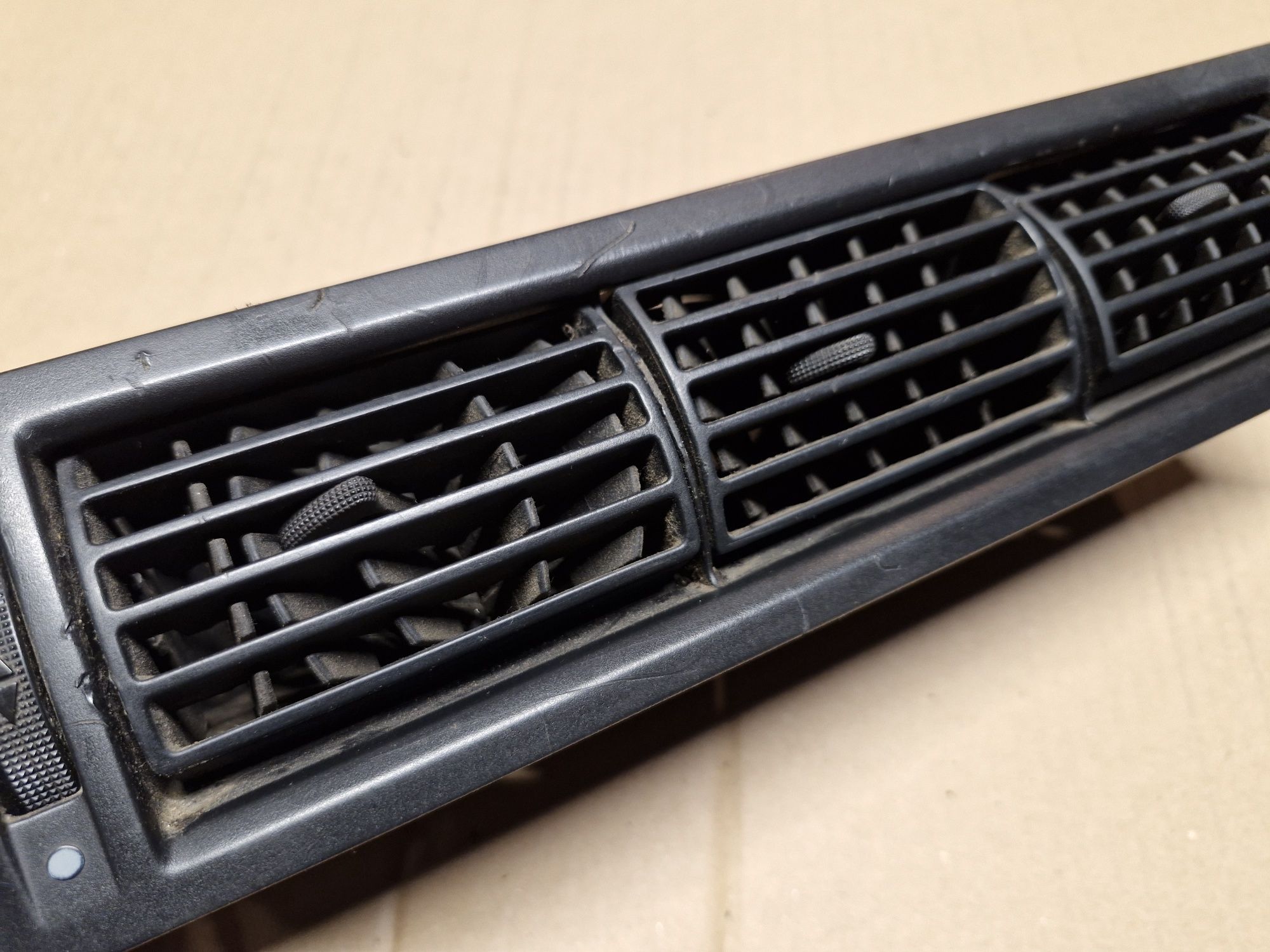 Kratka nawiewu vw t4