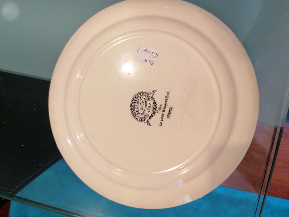 Pratos de cerâmica antigos