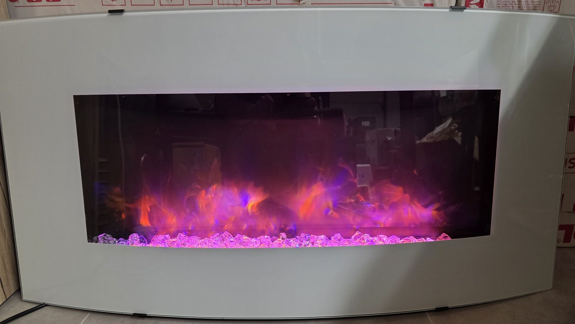 Kominek led z funkcją grzania