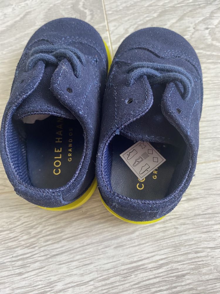 Nowe niechodki mokasyny granatowe zamszowe 18 neonowe Cole Haan