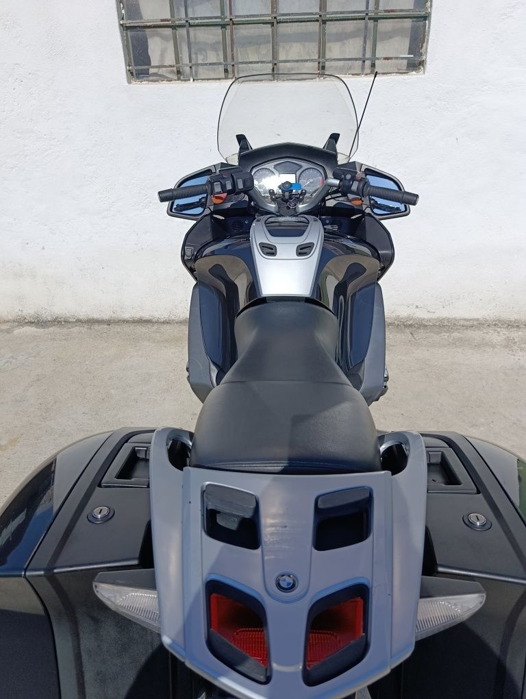 BMW R1200RT com radio