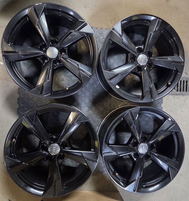 Felgi Aluminiowe 5x112 8Jx18 ET 39 Audi A4 A5 A6 Q5