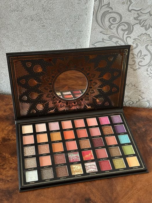 Набір косметики . Палетка тіней . Дитяча косметика тіні для повік