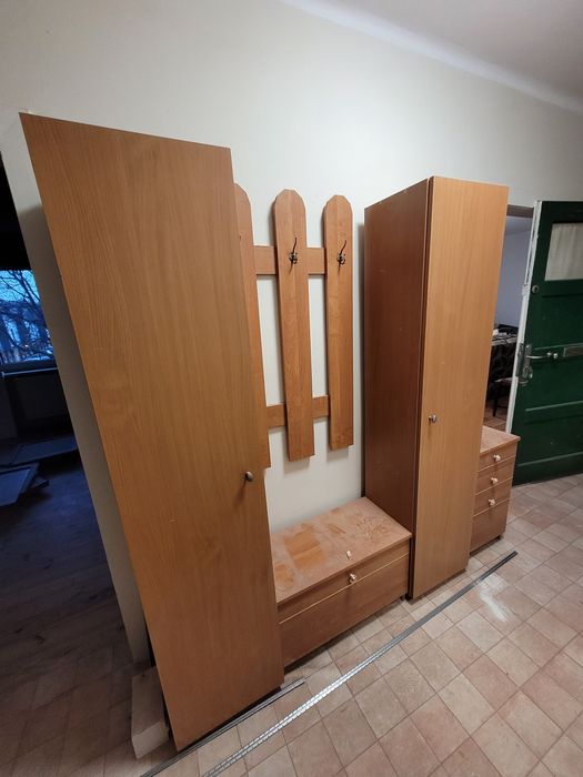 Meble do korytarza przedpokoju szafka na buty, komoda, lustro, wieszak