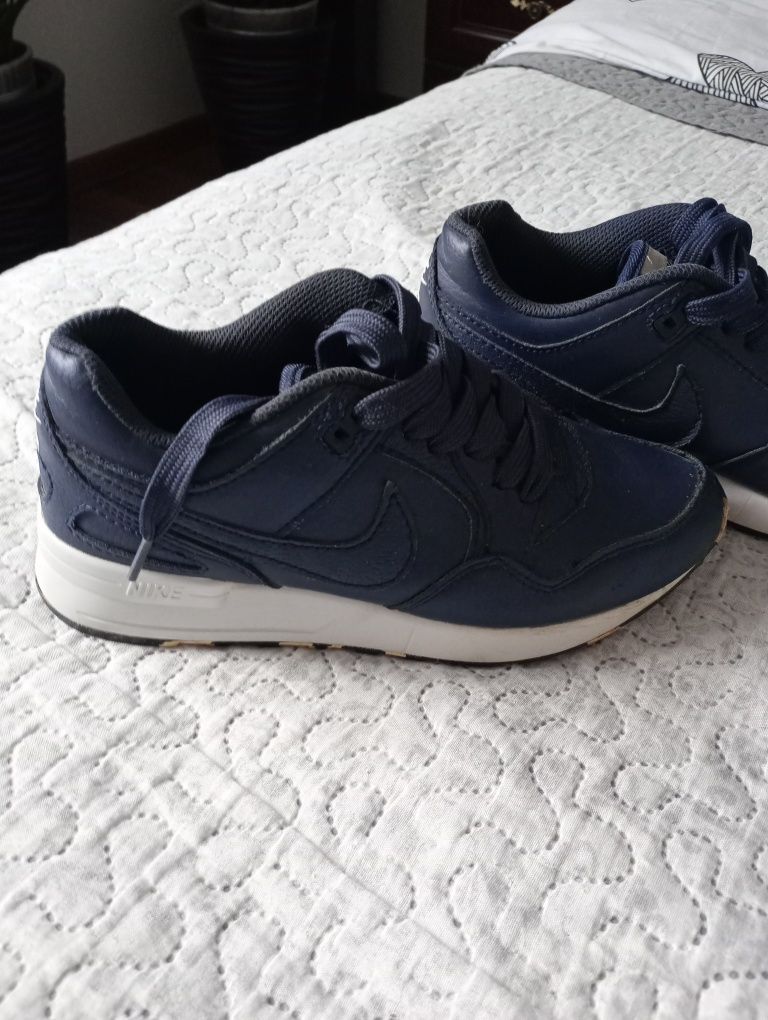 Buty damskie Nike rozm 37