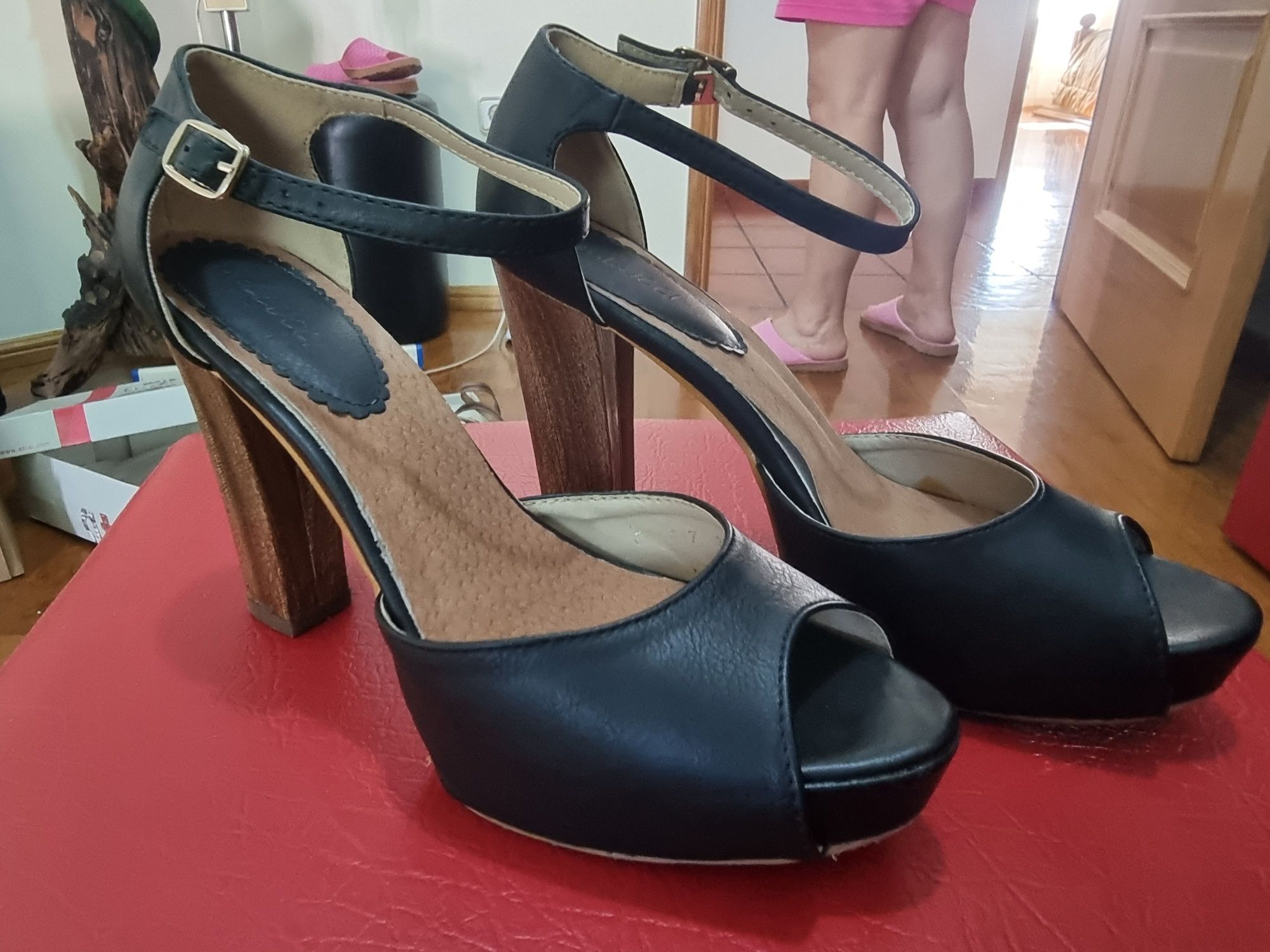 Vários sapatos senhora Tam 39-40