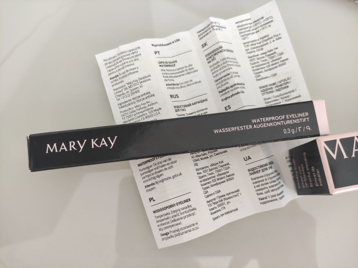 Водостійкий олівець Mary Kay чорний (оновлена версія)