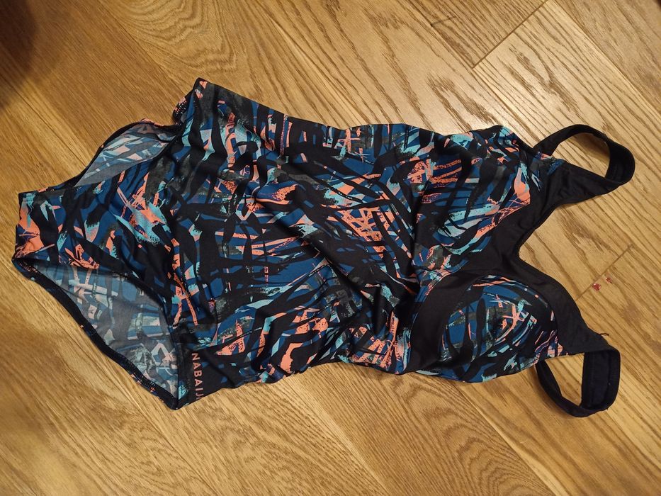 Dziewczęcy sportowy kostium kąpielowy S