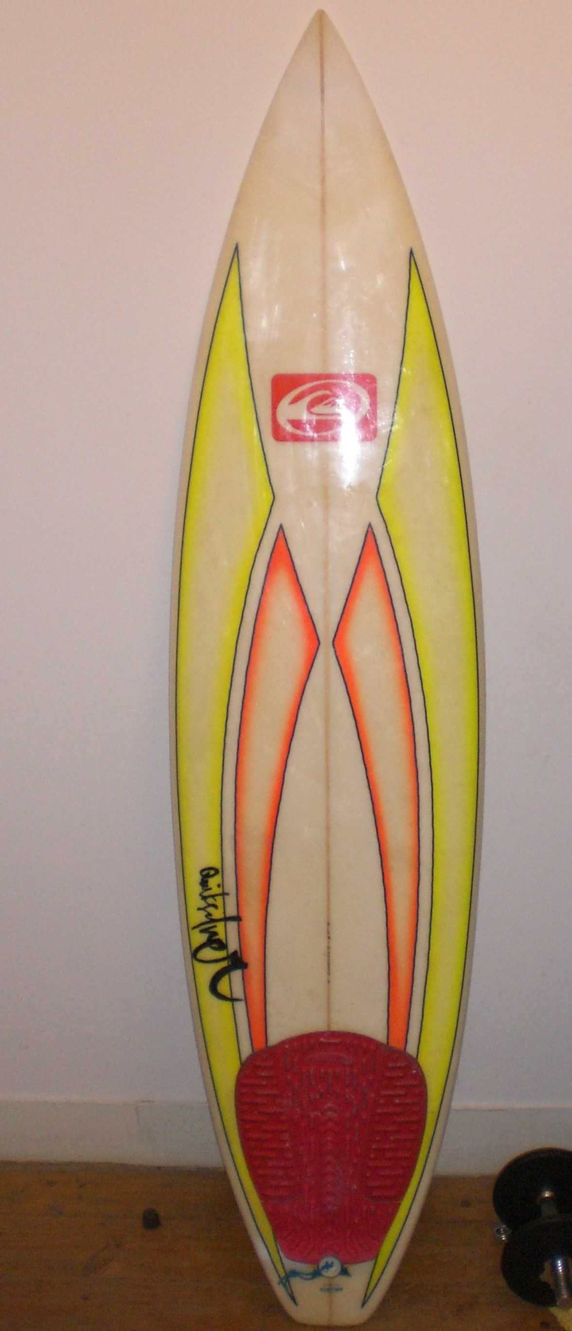 Vendo Prancha de Surf - Quicksilver 6'3 + Capa FCS