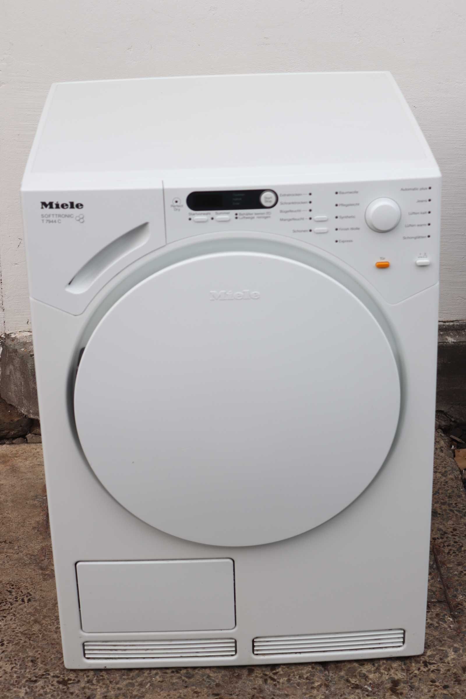 Сушильна машини Miele T7944