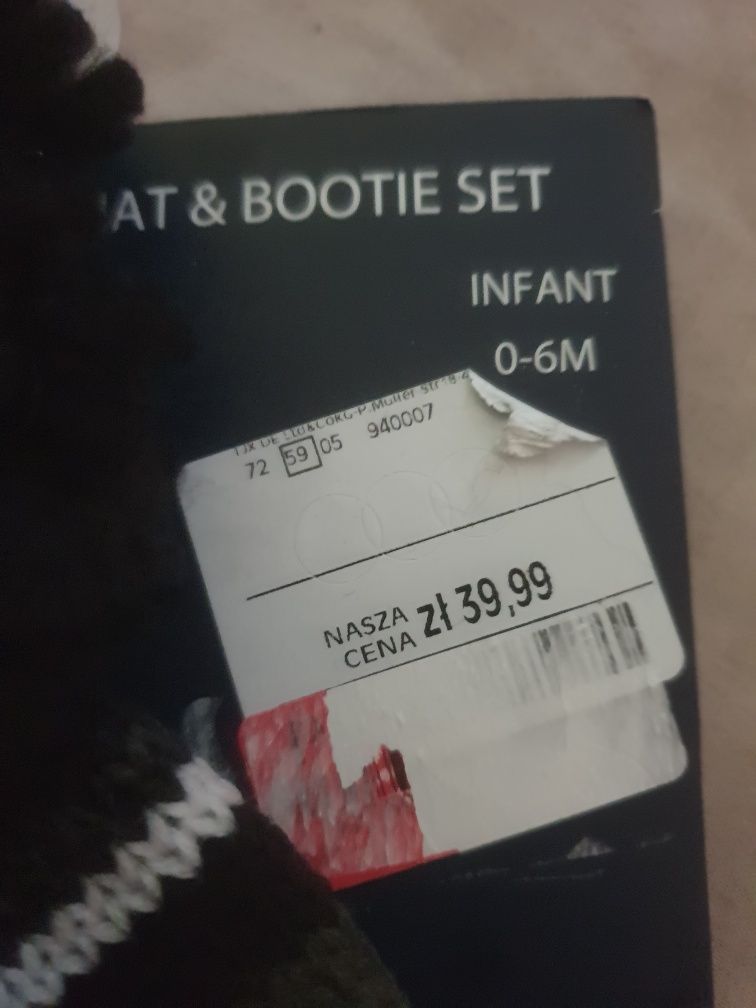 Komplet czapka i buty Rebook dla dzieci 0-6 miesięcy