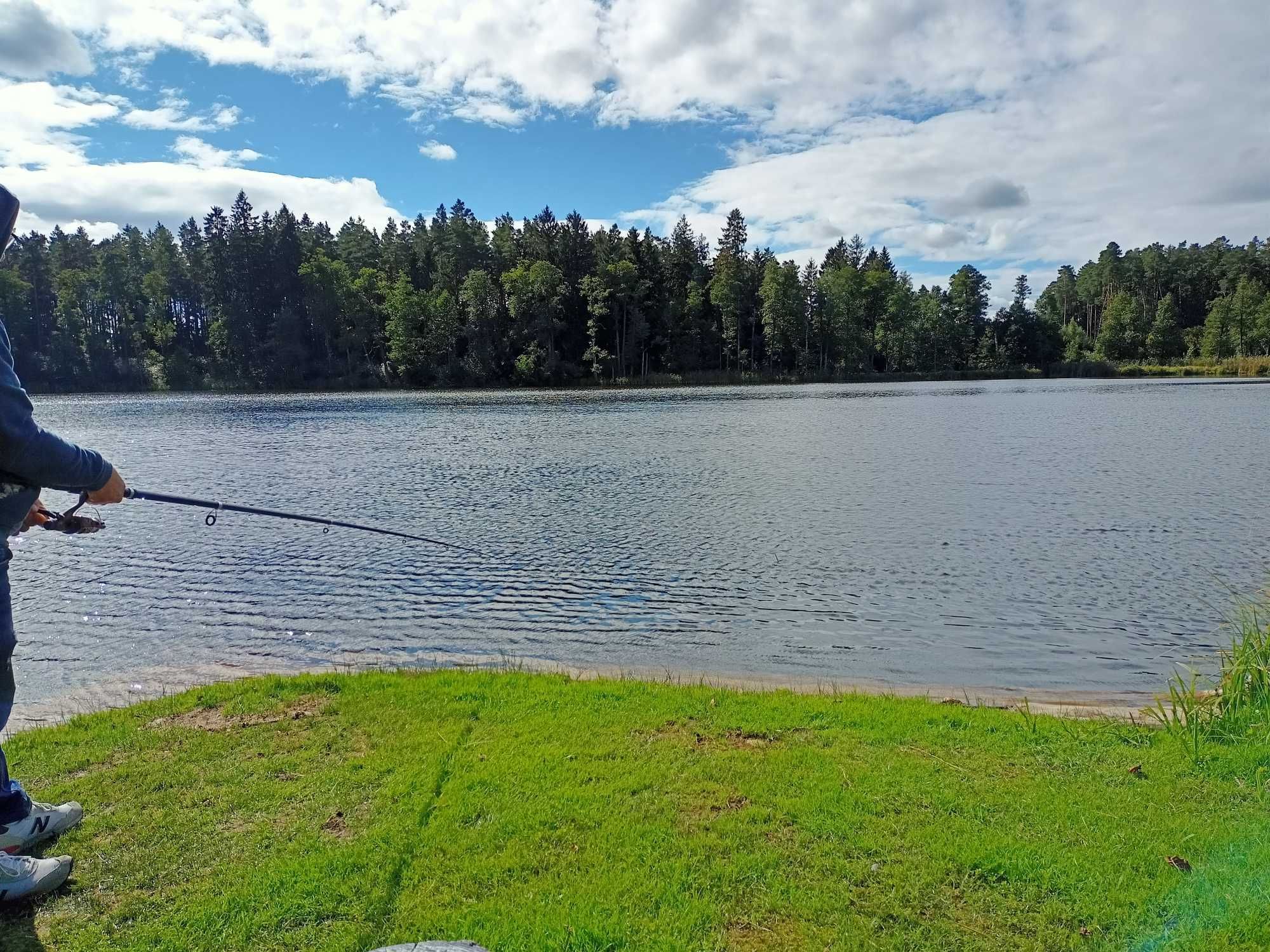 "Szałas na Hałas". Domek letniskowy nad jeziorem. Mazury.