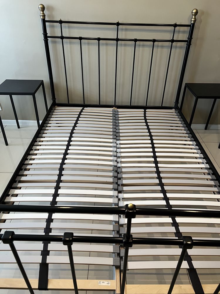 Sprzedam łóżko Ikea 160x200, ze stelażem, materac gratis