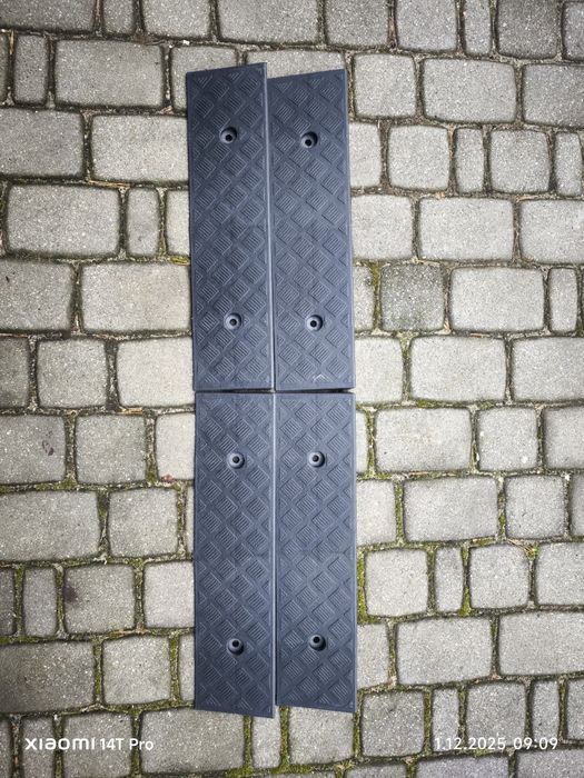 Podjazdy do bramy 4 sztuki