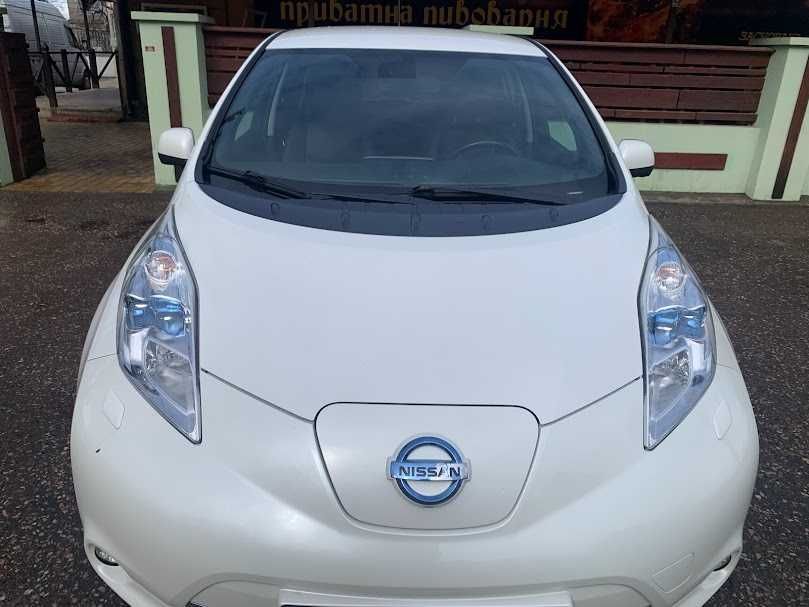 Аренда Прокат электромобиля Ниссан Лиф 30 кВТ кожа 2016 год макс КОМПЛ