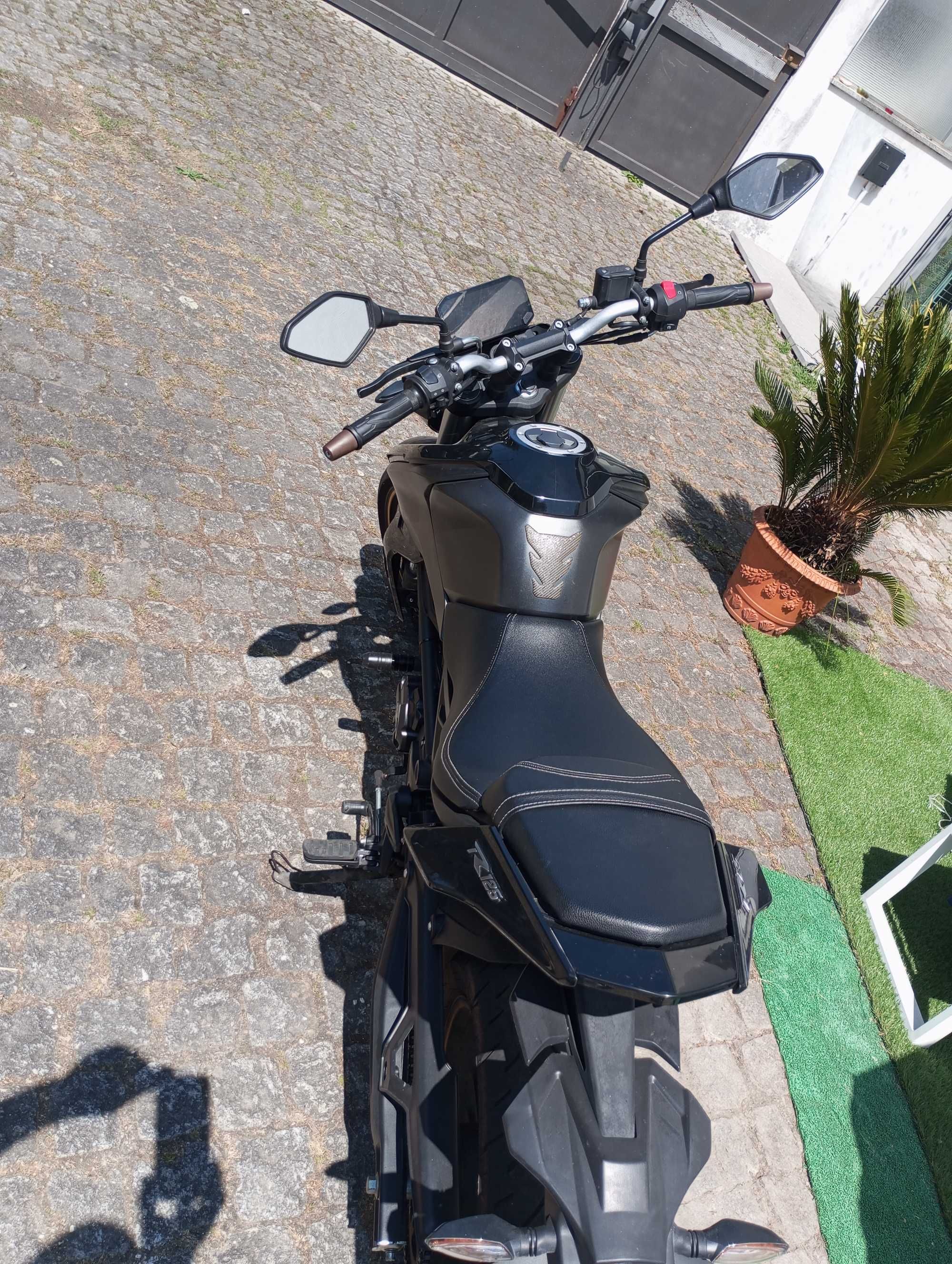 Mota Voge R125 black