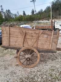 3 carroças em madeira antigas