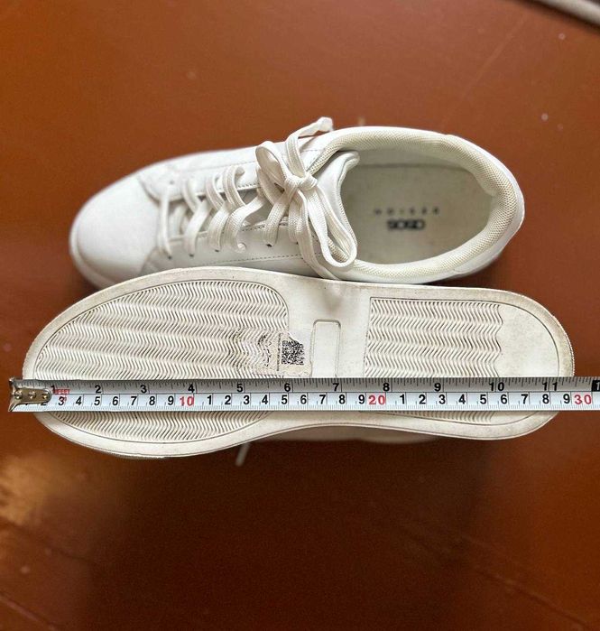 Кросівки білі ASOS