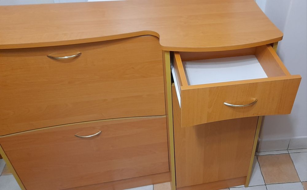 Тумба для взуття.