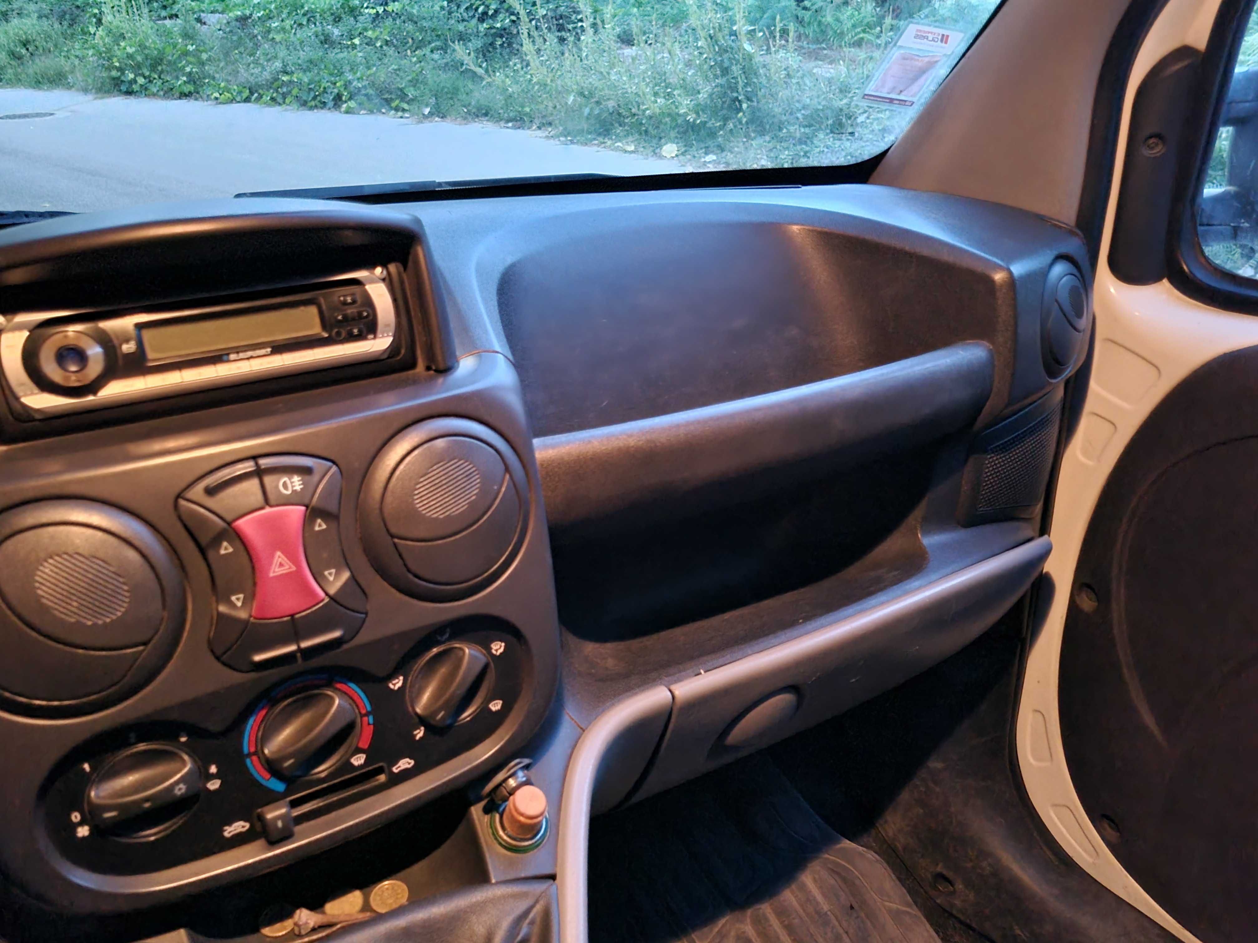 Fiat doblo 1,3 com AC