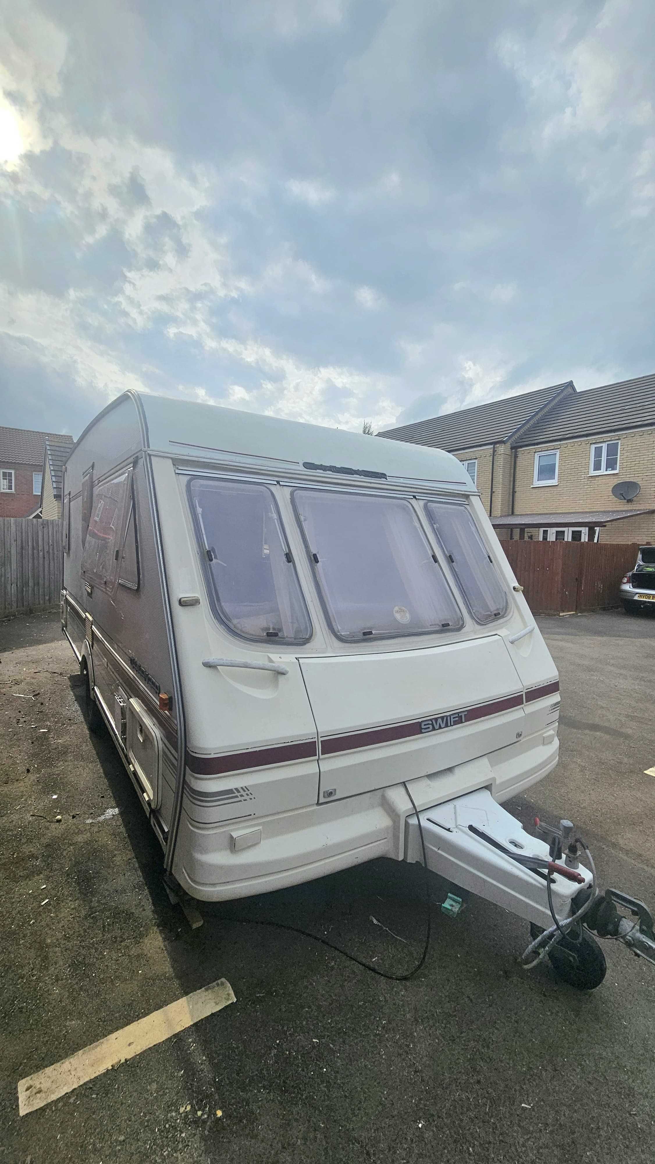 Zadbana i sucha Przyczepa kempingowa Swift Challenger 470SE 1998