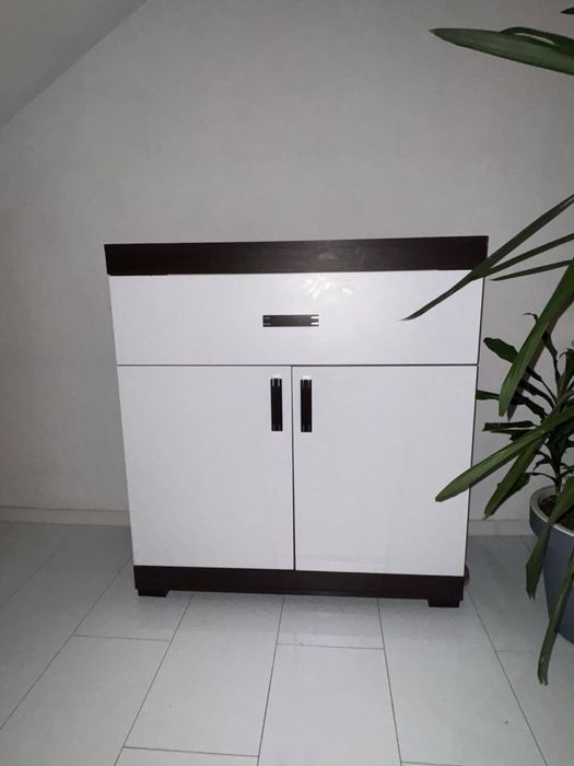 biala brazowa komoda szafka kredens