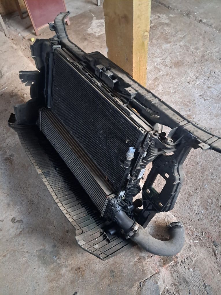 Pas przedni kompletny Audi A4 B8  1.8tfsi