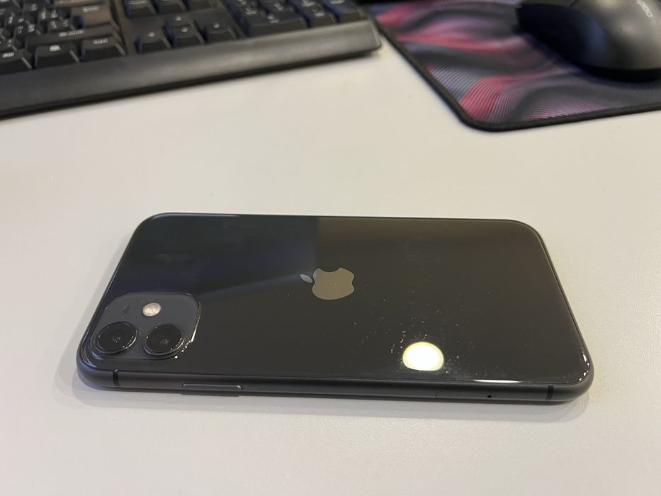 Продам Айфон 11 64gb