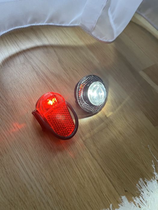 Nowe  oświetlenie rowerowe, lampka rowerowa zestaw