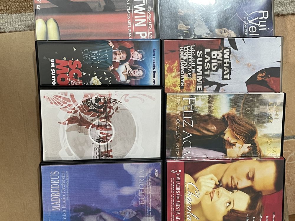 Dou  a 0€ Varias enciclopedias/ dicionarios/ DVDs