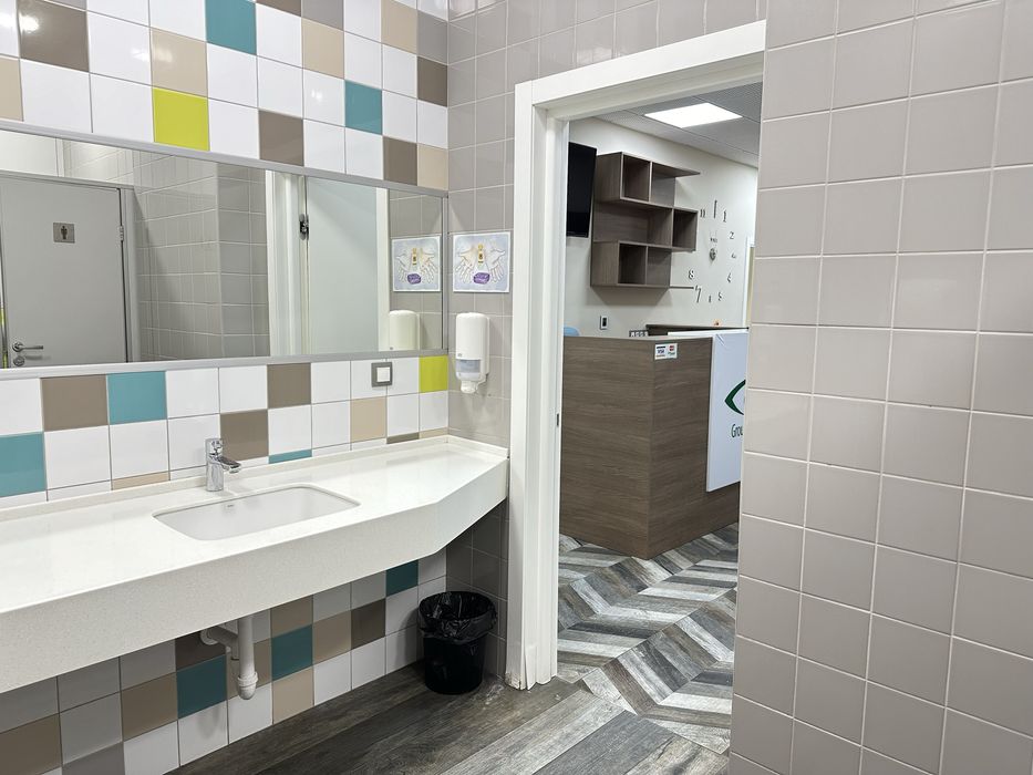 Дмитрівська 75, нежитлове приміщення під будь який вид діяльності