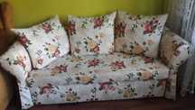 Stylowa sofa w kwiaty z funkcją spania + pojemnik na pościel