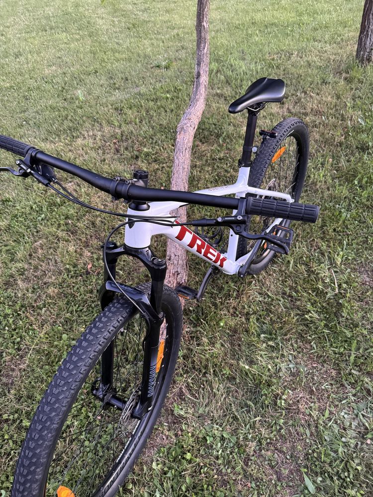 Trek x caliber 8 white crystal 2022r