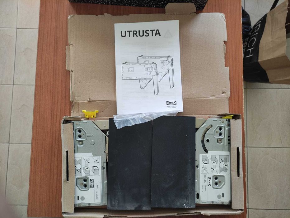 Dobradiça c/amort p/porta horiz UTRUSTA, preto