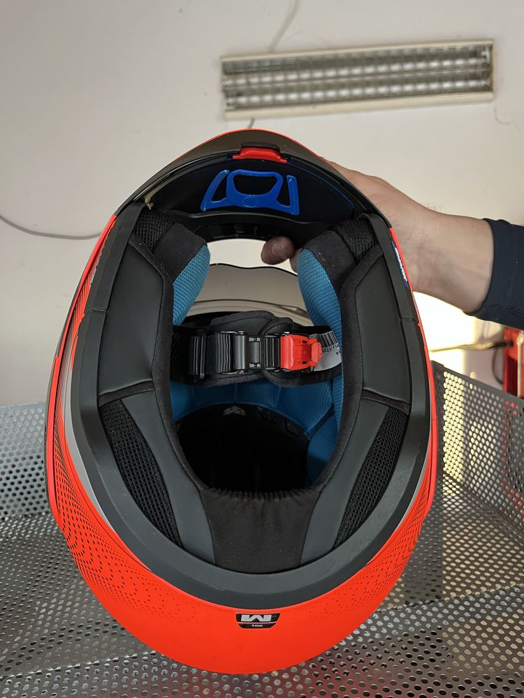 Kask motocyklowy wyscigowy Shark M