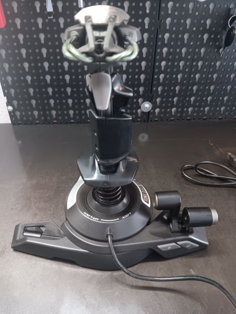 Joystick PC (cyborg)