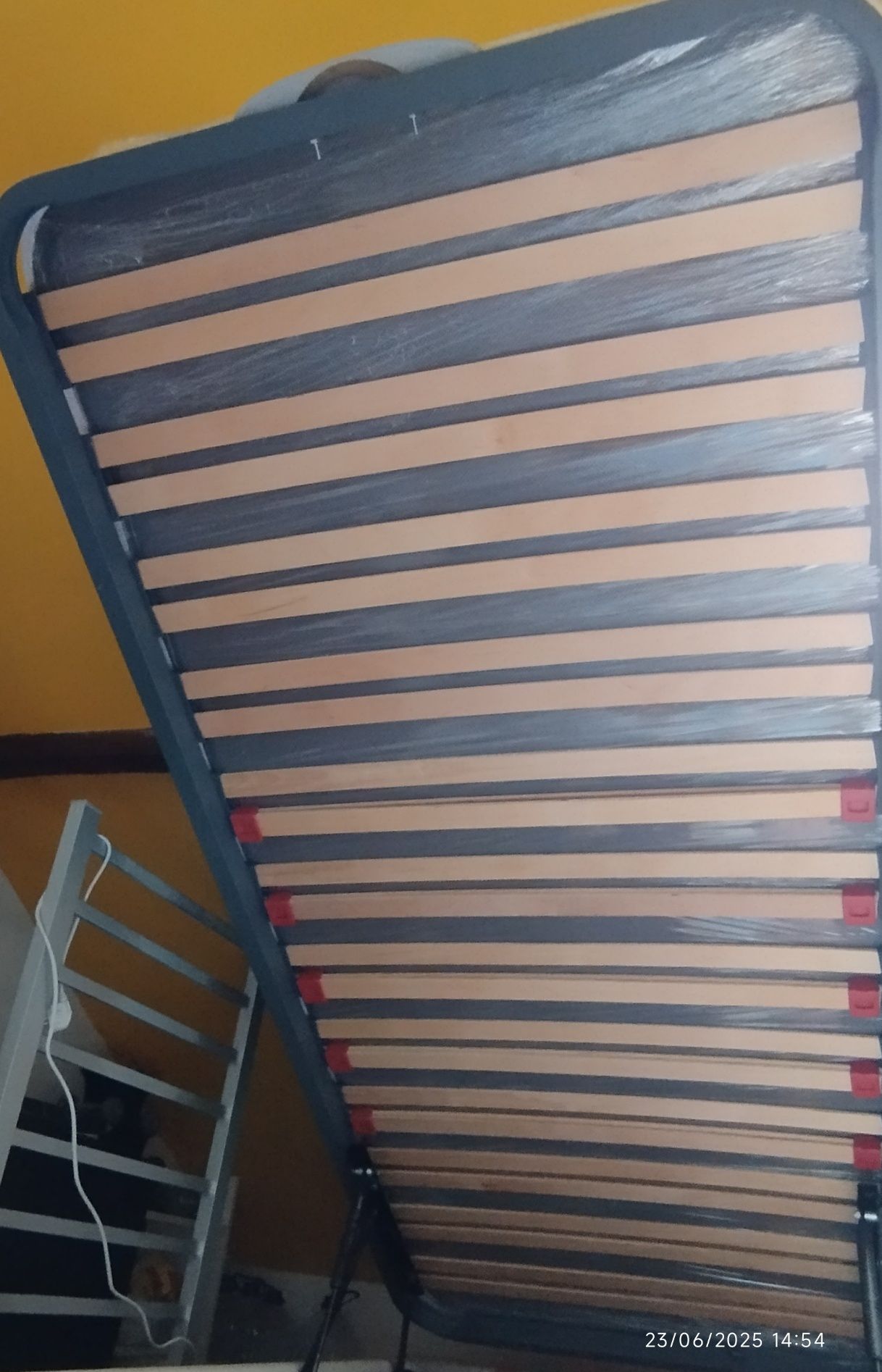 Cama Sommier e colchão 90x200