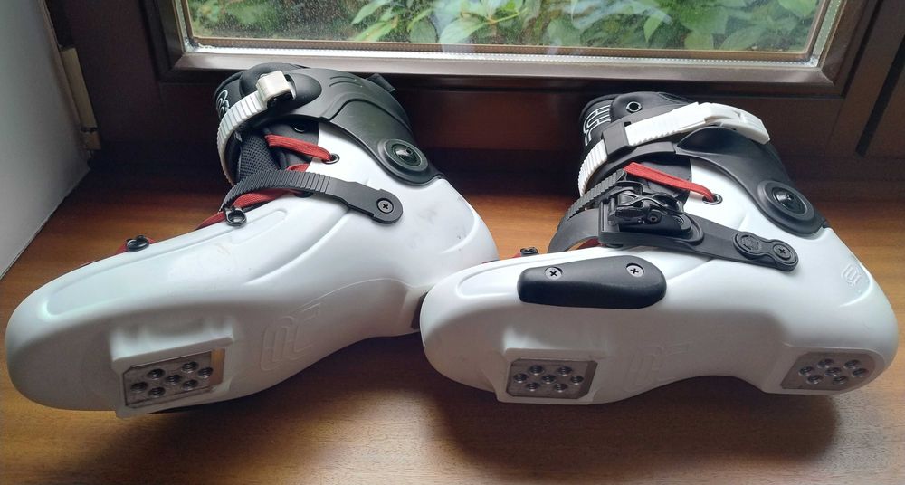 Buty FR3 białe r.40 bardzo ładne