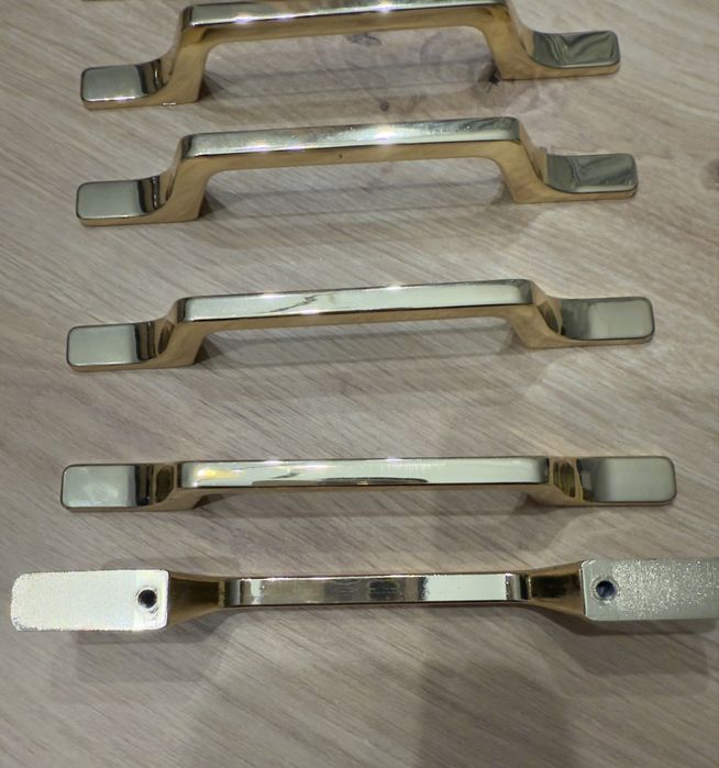 Uchwyt meblowy metalowy złoty połysk, rozstaw 96