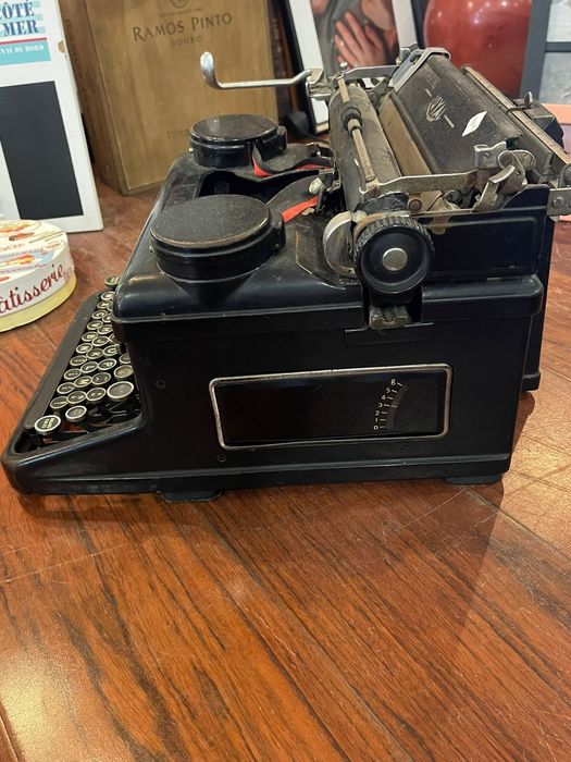Máquina de escrever antiga
