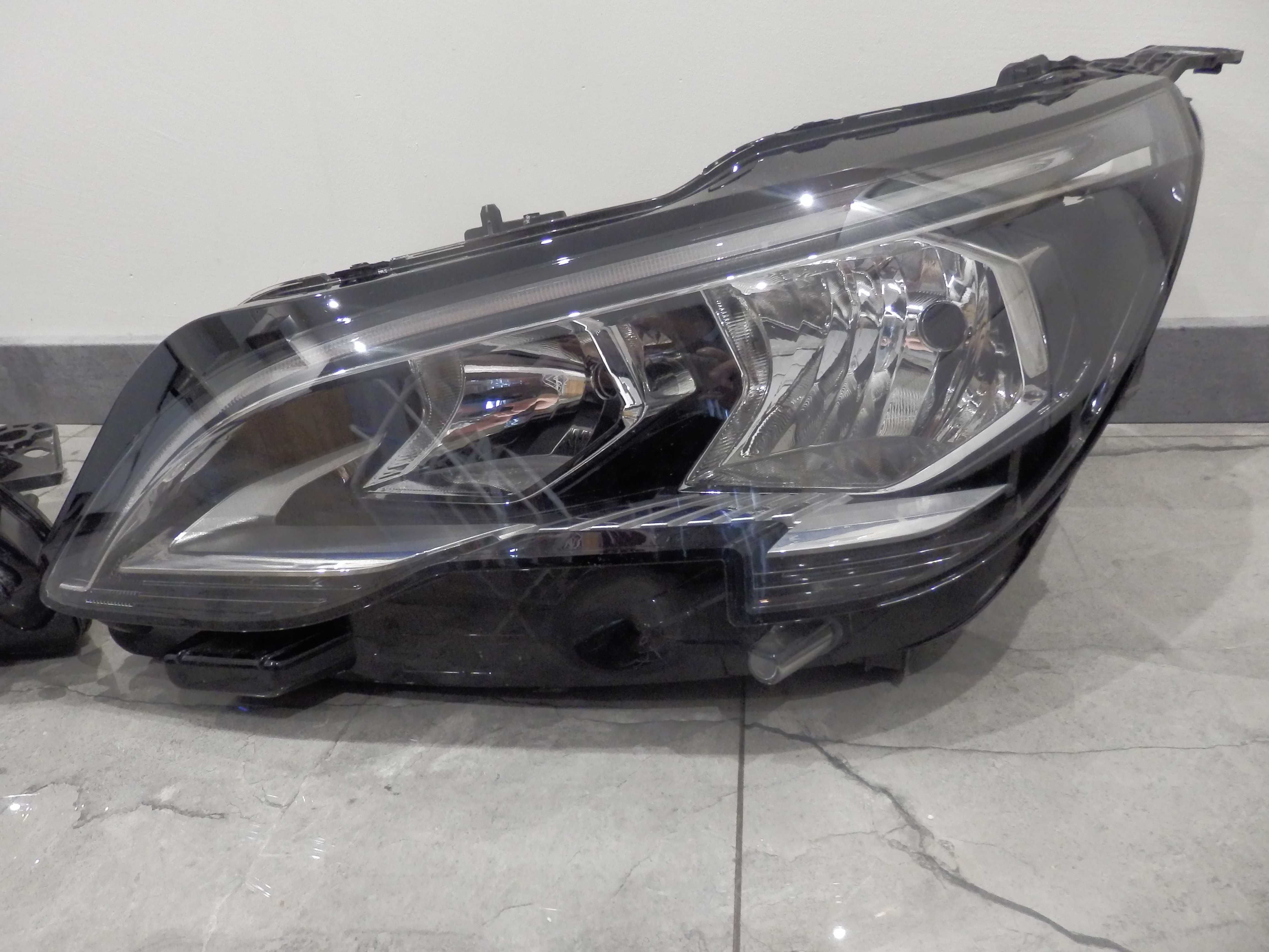 Peugeot 3008  II Lampa Prawa Lewa Komplet H7 LED