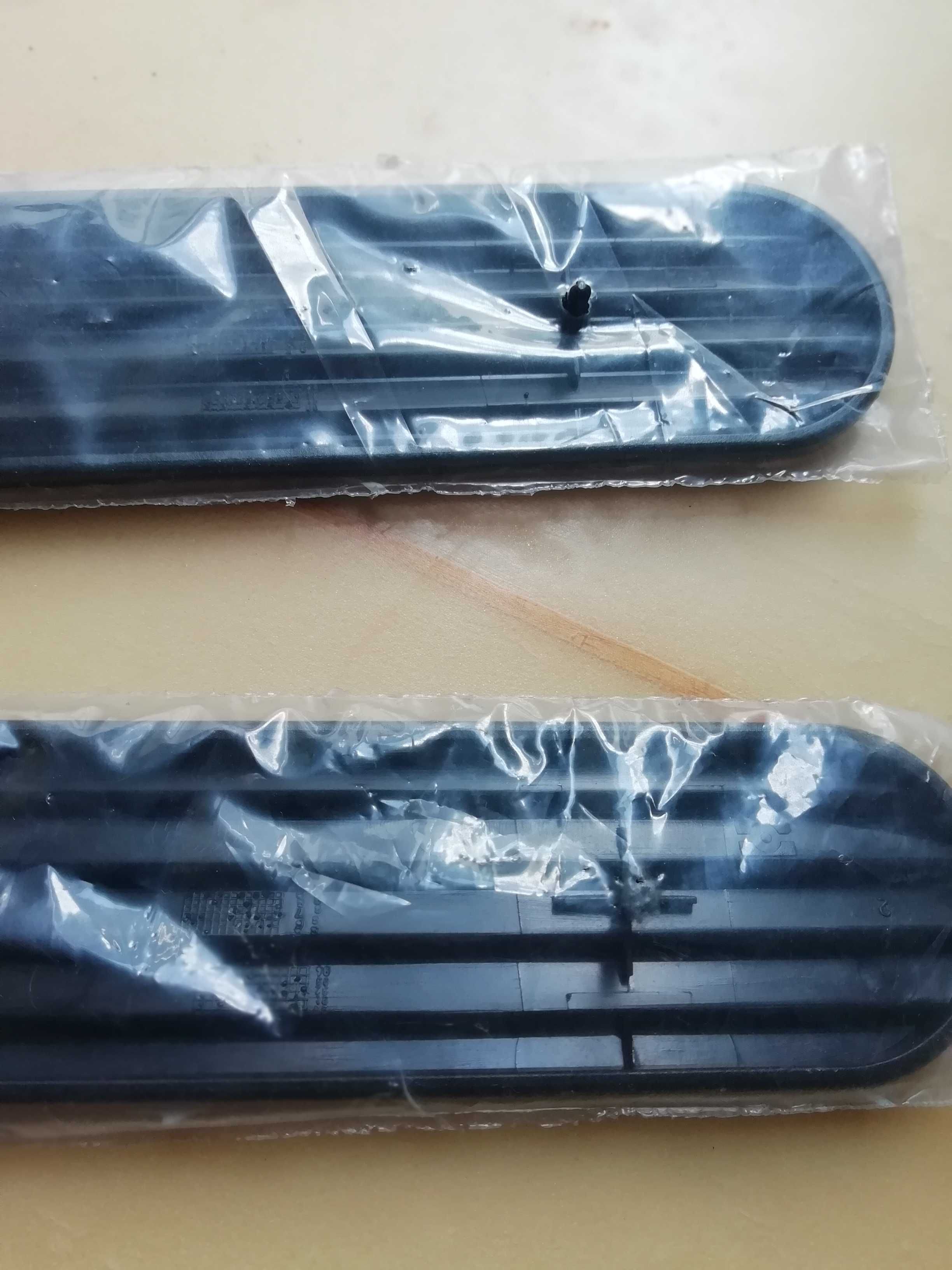 Frisos Canelados laterais para Peugeot 205 Xad e compatíveis.